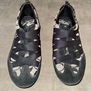 Coach Stylish Black and Gray Women’s Slip on Shoes Sz 6.5